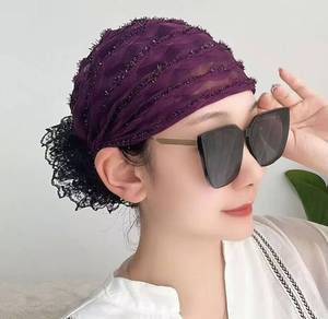 Sombrero de mujer de alta calidad con hilo dorado, tejido de encaje transpirable y ecológico, para ocasiones formales. - Product Image 1
