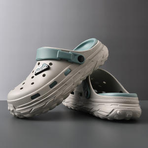 Deran OEM Sandales classiques à trous pour adultes, hommes et femmes, chaussures de plage, chaussures décontractées pour le voyage, pour la famille et les couples, sabots type <span class=keywords><strong>Crocs</strong></span> - Product Image 1