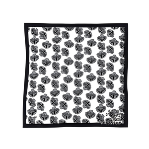 Sciarpa quadrata con motivo a conchiglia 70x70 cm in cotone traspirante, accessorio moda per donna primavera estate - Product Image 2