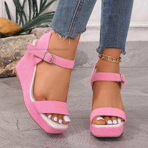 Sandales compensées en daim à bout carré pour femme, nouvelle collection été, style européen et américain, semelle épaisse, sandales romaines, vente en gros - Product Image 3