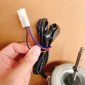 Connecteur de moteur de ventilateur à courant alternatif à 3 fils Mitsubishi YYW23-6-7256 pour pièce de rechange d'unité extérieure - Product Image 1