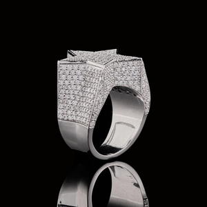 Bague Hip Hop en diamant Moissanite de qualité supérieure créée pour un maximum de brillance et de luxe urbain avec un design élégant - Product Image 4