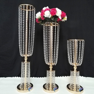 Centre de table de mariage de luxe et support à fleurs en fer et acrylique - Product Image 1