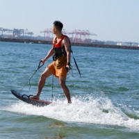 Jetfly Haute Qualité 100% Fibre de Carbone Petite Planche de Surf Électrique Jetski E-board avec Batterie Équipement Alimenté par Eau