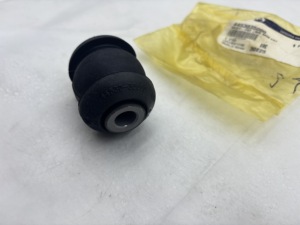 Silentbloc de bras inférieur avant Ssang Yong 4453035000 pour <span class=keywords><strong>Ssangyong</strong></span> Tivoli 2015 <span class=keywords><strong>XLV</strong></span> - Product Image 2