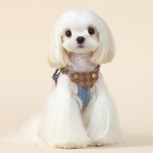 الأعلى مبيعًا ملابس جينز فاخرة للحيوانات الأليفة سترة كلب دينم شعبية بلون واحد حزام الحيوانات الأليفة طباعة مخصصة زوجين الحب - Product Image 1