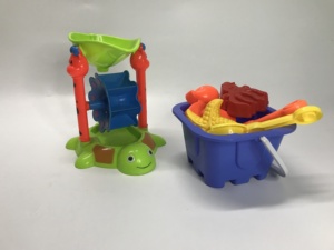 Jouets <span class=keywords><strong>de</strong></span> plage, ensemble <span class=keywords><strong>de</strong></span> jouets <span class=keywords><strong>de</strong></span> <span class=keywords><strong>sable</strong></span> <span class=keywords><strong>pour</strong></span> enfants, comprenant un kit d'outils <span class=keywords><strong>de</strong></span> plage, un seau, un arrosoir, des moules avec <span class=keywords><strong>sac</strong></span> en filet <span class=keywords><strong>pour</strong></span> enfants <span class=keywords><strong>de</strong></span> 3 <span class=keywords><strong>à</strong></span> 13 ans - Product Image 4