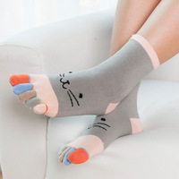 Coton peigné cinq doigts chaussettes femmes mi-mollet chaussettes à la mode mignon dessin animé collège Style bas cinq orteil fendu chaussettes
