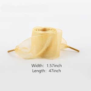 Ruban cadeau en mousseline de soie vert fait main 38 mm, ruban à bords bouclés effet soie pour emballages de mariage rustiques, bouquets de mariée et projets DIY - Product Image 5