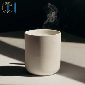 C & H Home Decor Bougie artisanale en argile à la vanille en céramique minimaliste faite à la main - Product Image 5