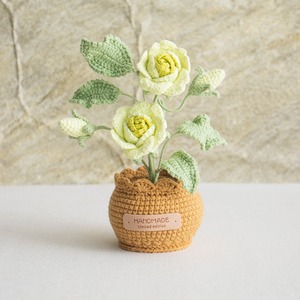 Decoración en maceta de flor de rosa tejida a mano con hilo, hecha a medida, con acabado artesanal, regalo de flor de hilo de boutique. - Product Image 6