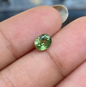 Bague de fiançailles en saphir vert naturel de 1,052 carats, taille ovale, traité thermiquement, 6,14 x 5,08 mm - Product Image 2