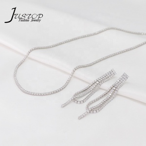 Conjunto de Joyería Popular Vintage con Borlas, Cobre, Circonita, Oro y Plata: Collar y Pendientes para Boda, Compromiso, Aniversario o Fiesta - Product Image 3