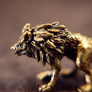 Figura Decorativa de Lobo <span class=keywords><strong>Rey</strong></span> de Latón, Adorno Creativo Retro Sólido para Oficina, Hogar o Mesa de Té - Product Image 4