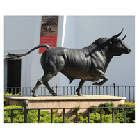 Obstacle exécutant des statues de vache grandeur nature à vendre sculpture de taureau en bronze