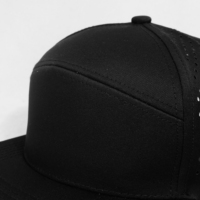 Casquette de baseball unisexe en polyester 100 % imperméable, coupe laser 7 panneaux, style Oxford sportif, à visière plate, ajustée, personnalisable, avec fermeture snapback, vente en gros