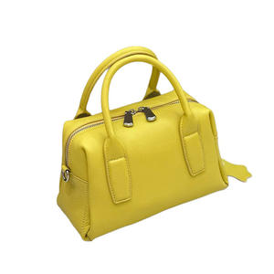 Fashionable <b>Leather</b> Handbag High-end Top Layer Cowhide <b>Small</b> Square <b>Bag</b> Simple Commuting <b>Shoulder</b> <b>Bag</b> Versatile Cross Body <b>Bag</b> - Product Image 3