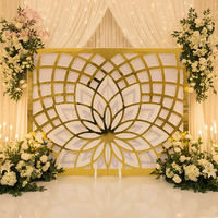 Toile de fond de scène de mariage moderne et luxueuse en acrylique doré, taille personnalisable pour la décoration d'événements et la location de banquets