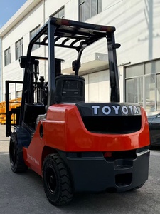 Montacargas Diésel FD30 FWD de 30 Toneladas, Mástil de Tres Etapas, Desplazador Lateral Hidráulico, Neumáticos Neumáticos, Operación Asentado, Uso en Interiores para Motor - Product Image 2