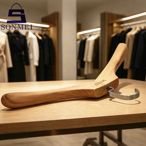Porte-vêtements haut de gamme en résine pour <span class=keywords><strong>garage</strong></span>, en bois massif naturel, avec logo gravé sur mesure - Product Image 4