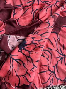 Của phụ nữ 100% viscose dệt búa satin vải thân thiện với môi mềm mại và mịn màng in mô hình cho cuộc sống hàng ngày sử dụng Dresses Áo sơ mi - Product Image 4