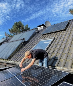 Panneaux solaires photovoltaïques haute puissance 18/36V 300W pour toiture, camping-car et applications d'ingénierie, avec charge haute efficacité - Product Image 2