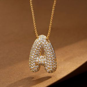 Colar Feminino Banhado a Ouro 18K Moderno com Pingente de Letra (26 Letras) e Zircônias Grandes, Corrente Grossa Esportiva - Product Image 4