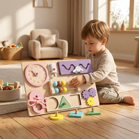 Tableau d'activités en bois rose en gros pour enfants : Horloge à lacets, engrenages, labyrinthe coulissant – Jouet de motricité fine et de développement des compétences pour tout-petits