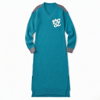 Robe longue en maille côtelée pour femme grande taille, col en V, manches longues, broderie chenille, par un fournisseur de tricots