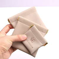 Pochette cadeau électronique imprimée avec cordon de serrage et logo personnalisé emballage parfum stockage sac à bijoux en simili cuir