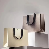 Emballage cadeau de luxe en papier recyclé avec poignées en ruban personnalisées pour vêtements, sous-vêtements, chaussettes, marques, artisanat et chaussures - Vente en gros