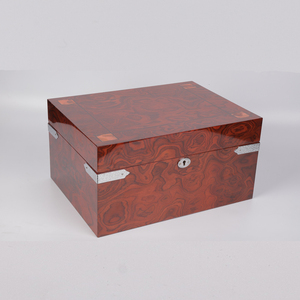 Humidor de bureau DS DSC-1068 avec logo personnalisé, en bois massif de cèdre espagnol, vitrine de présentation, finition laquée, MDF écologique, métal - Product Image 3