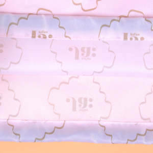 กระเป๋าหูรูดผ้าโพลีเอสเตอร์รีไซเคิลเป็นมิตรกับสิ่งแวดล้อมลายการ์ตูนสีชมพูทันสมัยและยั่งยืน - Product Image 4