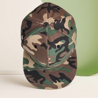 Casquette de baseball structurée 6 panneaux à visière plate, motif camouflage Woodland, dos fermé, sans fermeture à pression, personnalisable avec logo
