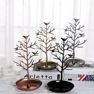 ที่วางเครื่องประดับดีไซน์ต้นไม้รูปนกโลหะสุดสร้างสรรค์ สำหรับจัดเก็บต่างหู แหวน กำไล สร้อยคอ ใช้ตกแต่งโต๊ะหรือเคาน์เตอร์ - Product Image 2