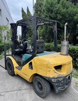 Dijual: Forklift Diesel Komatsu 3 Ton, Buatan Jepang, Bertenaga, Tahan Lama, dan Harga Terjangkau.