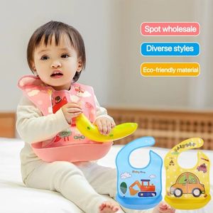 Nouveau-né bébé amovible EVA bavoirs d'alimentation imperméable bébé tabliers bavoir infantile salive serviettes dessin animé bavoir avec poche bave alimentaire - Product Image 6