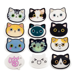Mignon chat dame Badges pour vêtements sac <span class=keywords><strong>chaussures</strong></span> icônes sur sac à dos 3D acrylique Badges Badge icône broche broche - Product Image 2