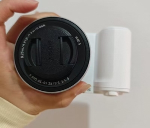 กล้อง ZVE 10 II สีดำขาว พร้อมเลนส์ 16-50 มม. ของขวัญสำหรับนักเรียน ถ่ายวีดีโอ 4K น้ำหนักเพียง 377 กรัม ดีไซน์กะทัดรัด - Product Image 5