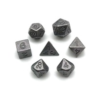 En stock mini dés en métal 6mm délicat polyédrique disponible trois couleurs pour les jeux mdn 6 faces 5mmD6 dés