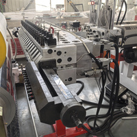 Ligne d'extrusion de feuilles TPE pour revêtements de sol, extrudeuse monovis, machine de thermoformage de feuilles en rouleau PLC pour tapis de sol de voiture 3D 5D
