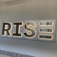 Enseigne personnalisée avec logo d'entreprise en LED, lettres en relief 3D rétroéclairées en métal/acrylique, enseignes publicitaires