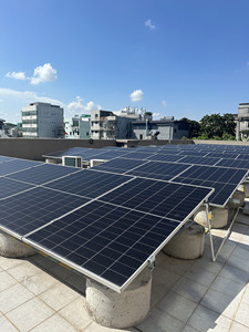 Système de fixation par crochets pour panneaux solaires sur toit incliné pour construction photovoltaïque - Product Image 5