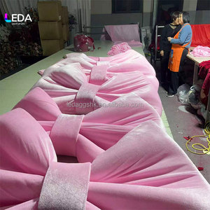 Lazo Gigante de Terciopelo Rosa Hecho a Mano por LEDA, Lazo Personalizado Extra Grande para Decoración de Bodas, Eventos y Fiestas de Lujo - Product Image 2