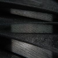 Interlining extensible bidirectionnel pour vêtements de sport et de loisirs