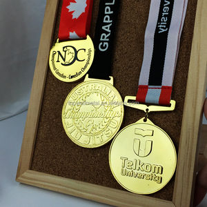 Benutzer definierte Metall Jesus Kreuz Medaillen Western Christian Gold Silber Bronze Antik Stil Tiefdruck Druck Messing Modell für Geschenke - Product Image 1