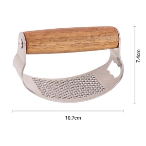 <span class=keywords><strong>Presse</strong></span>-ail à anneau en acier inoxydable <span class=keywords><strong>Presse</strong></span>-<span class=keywords><strong>purée</strong></span> d'ail manuelle <span class=keywords><strong>Presse</strong></span>-ail multifonction en bois d'acacia - Product Image 6