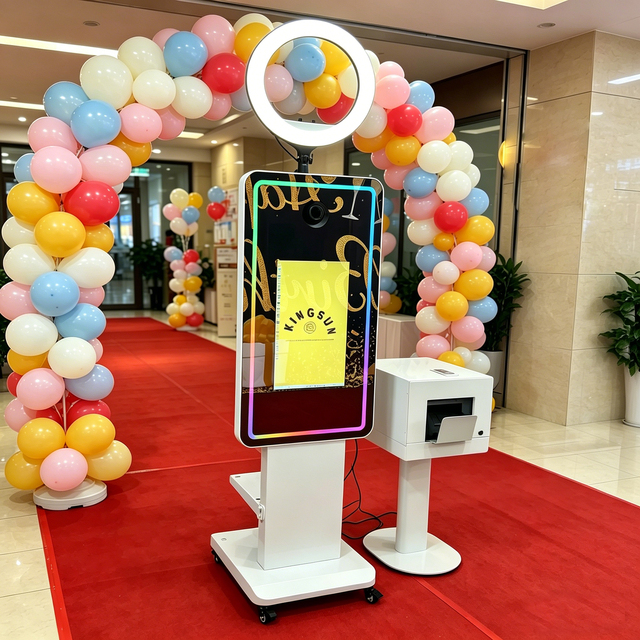 Hot Selling Portable 21.5 32 Inch Touch Screen DSLR Photo Booth Machine With Travel Case Interactive Selfie Photo Mirror Booth