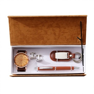Ensemble cadeau pour <span class=keywords><strong>homme</strong></span> 6 pièces/ensemble, montre à quartz <span class=keywords><strong>en</strong></span> PU, lunettes de soleil, stylo à bille, porte-clés, collier, décoration, fête des pères M2885 - Product Image 1