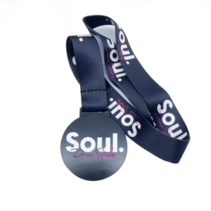 Médailles en métal 3D pour la Journée mondiale des médecins de <span class=keywords><strong>famille</strong></span> Marathon de 21km Médaille de course à pied de haute qualité - Product Image 3